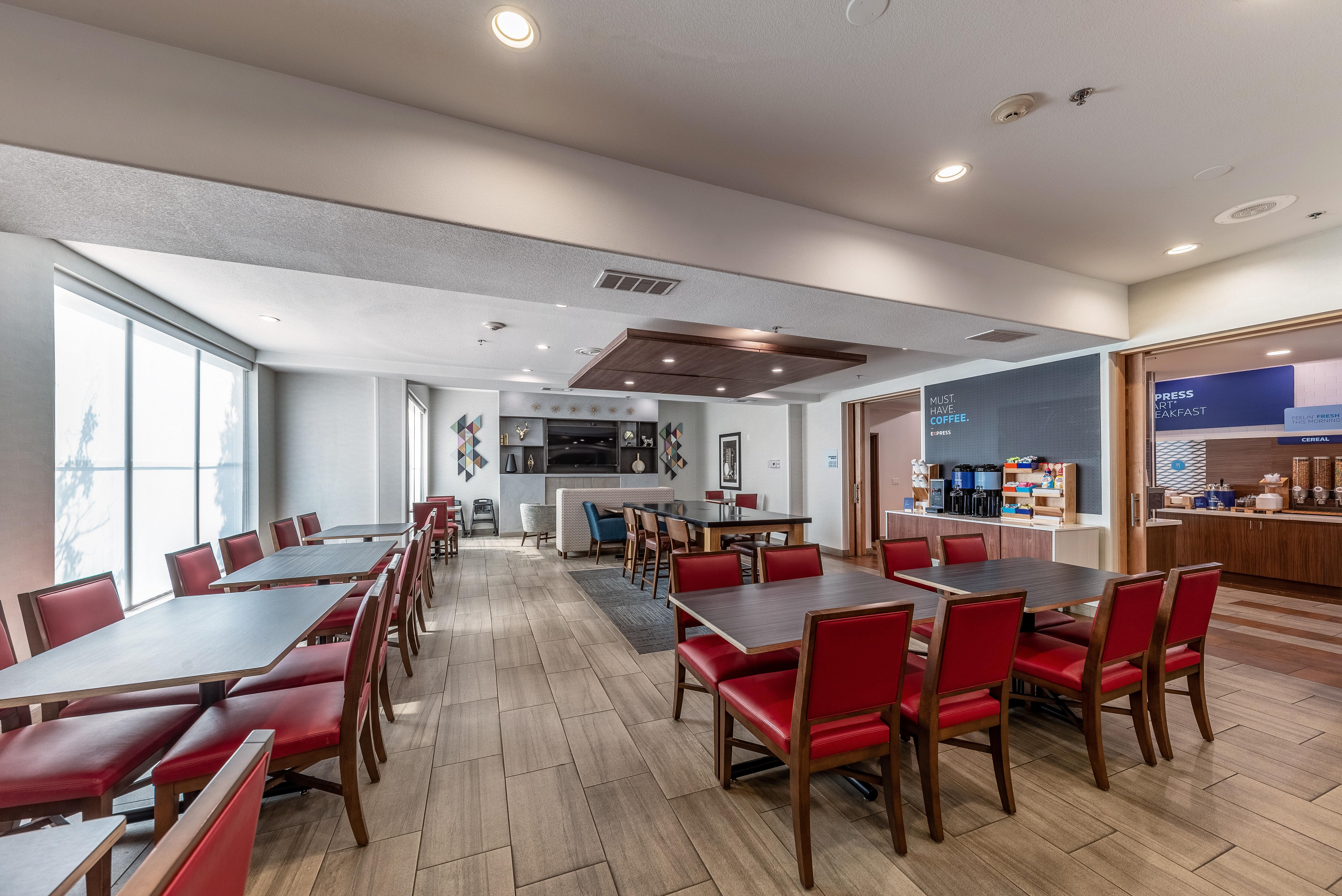 Holiday Inn Express & Suites Fort Worth - Fossil Creek By Ihg Екстериор снимка