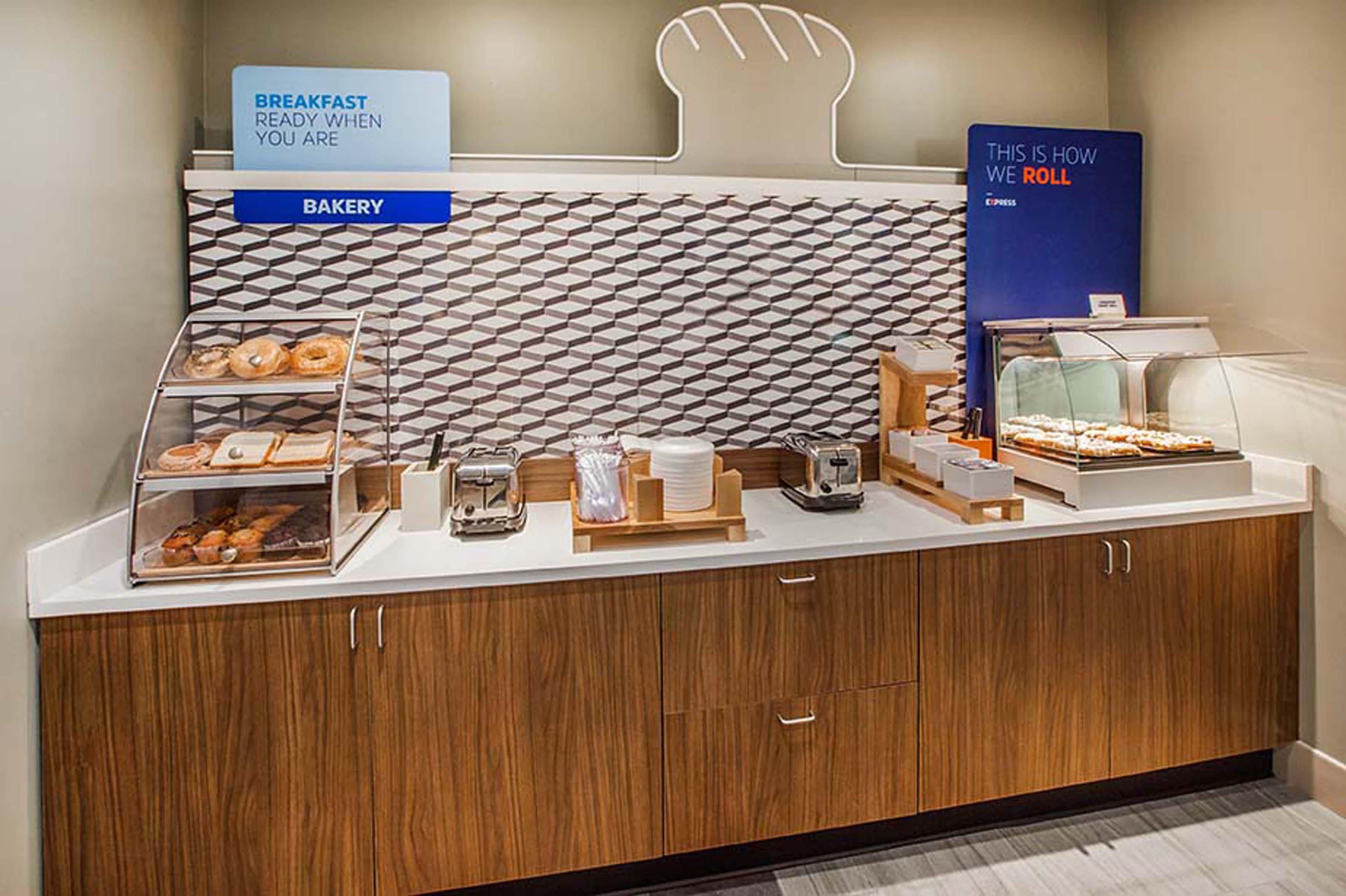 Holiday Inn Express & Suites Fort Worth - Fossil Creek By Ihg Екстериор снимка