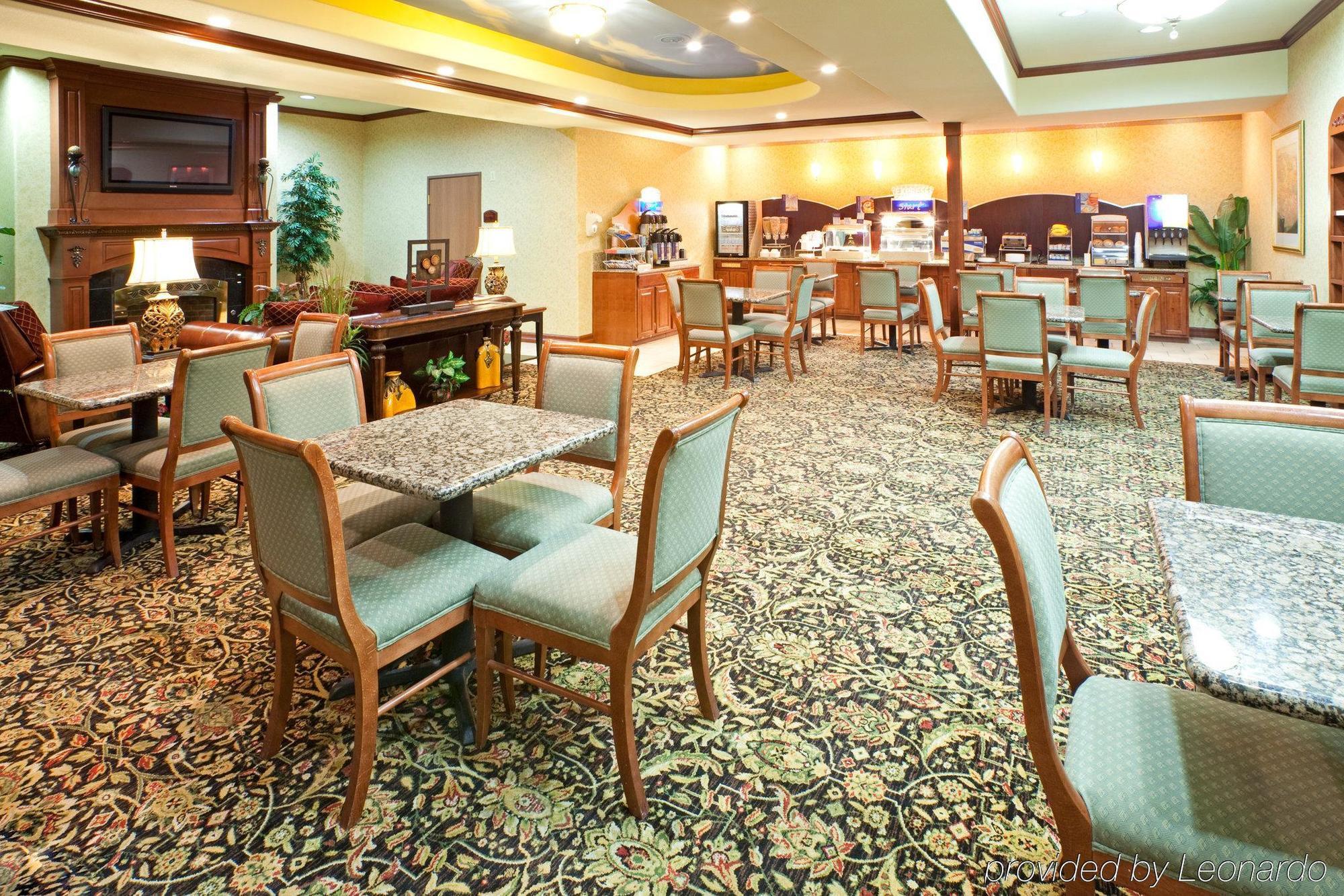 Holiday Inn Express & Suites Fort Worth - Fossil Creek By Ihg Ресторант снимка