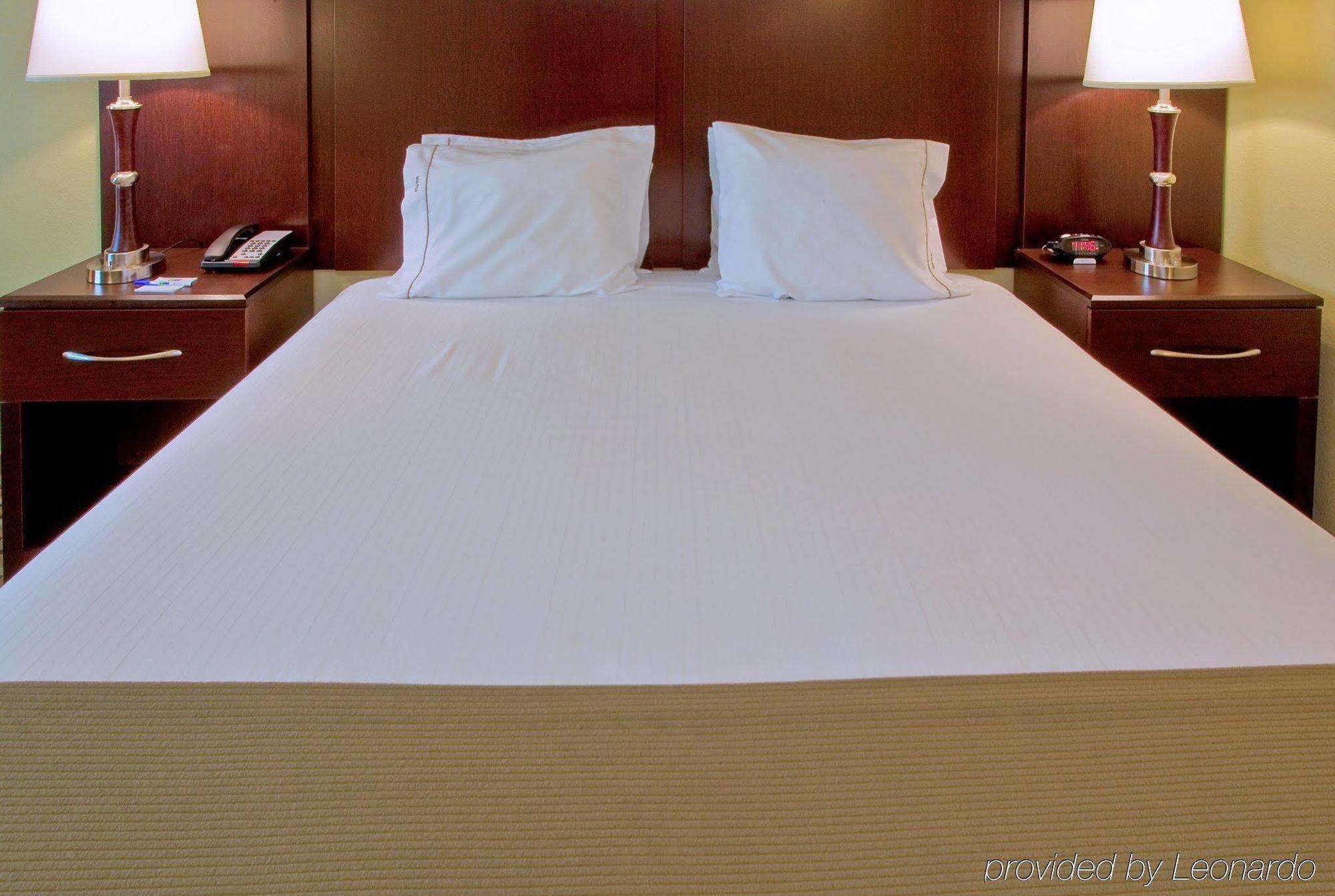 Holiday Inn Express & Suites Fort Worth - Fossil Creek By Ihg Екстериор снимка