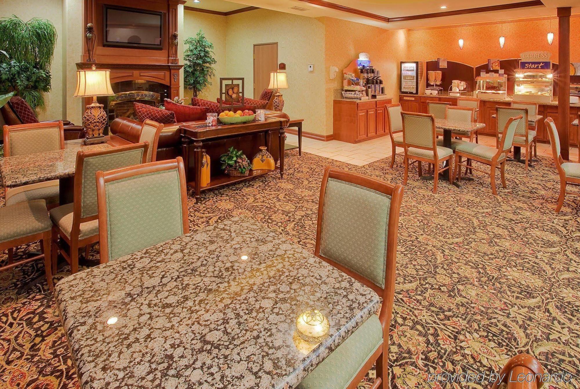 Holiday Inn Express & Suites Fort Worth - Fossil Creek By Ihg Ресторант снимка
