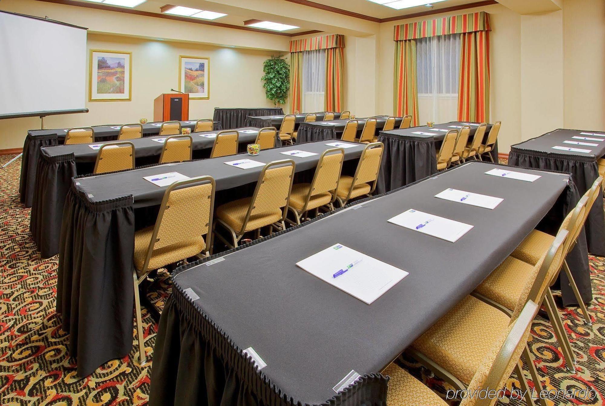 Holiday Inn Express & Suites Fort Worth - Fossil Creek By Ihg Екстериор снимка