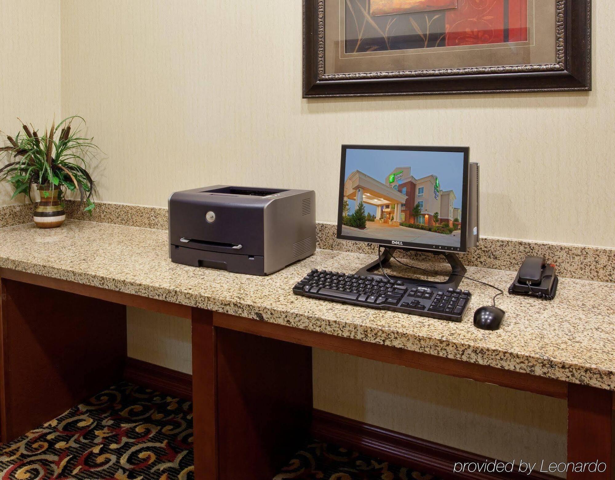 Holiday Inn Express & Suites Fort Worth - Fossil Creek By Ihg Екстериор снимка